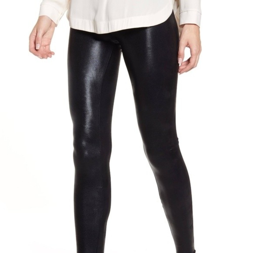 NWT HUE Black Body Gloss Leggings